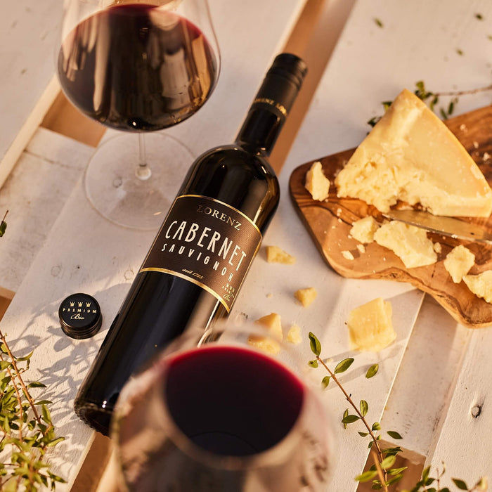 Cabernet Sauvignon Bester Biowein vom Bio Weingut im Glas eingeschenkt