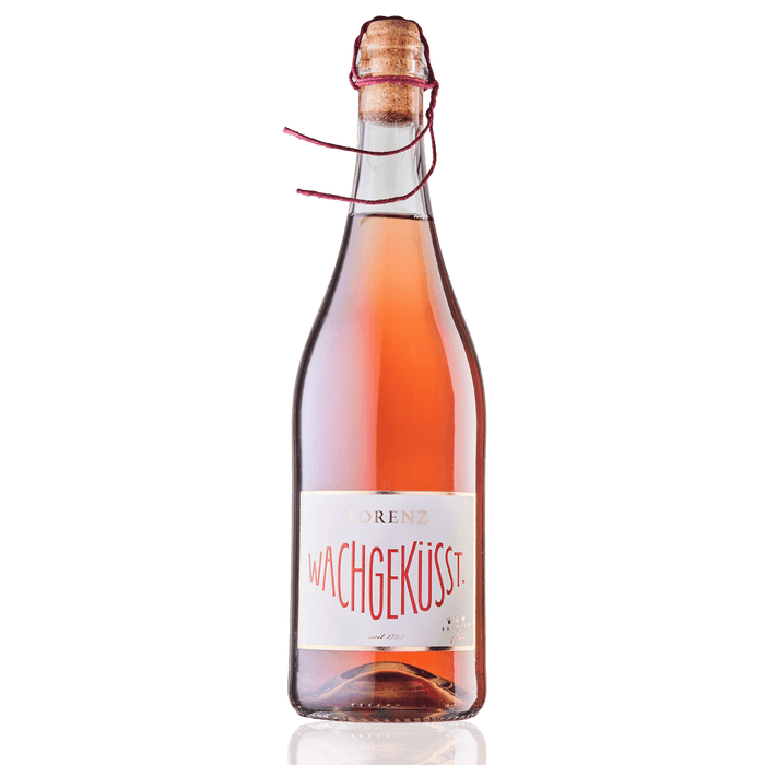 Bioweingut Lorenz Wachgeküsst Rosé Perlwein Bioland zertifiziert Flasche vor weißem Hintergrund