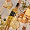 Lorenz Riesling Ökologischer Wein weiß trocken guter Wein eingeschenkt zu Käse vom Bio Weingut