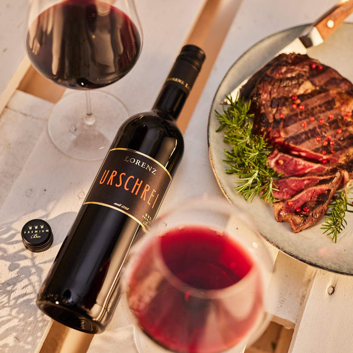 Urschrei Cuveé eingeschenkt zum Steak grillen vom Bio Weingut