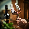 Lorenz Ökologischer Rotwein Luxus im Glas Premium Cuveé Wein dekantieren am Tisch